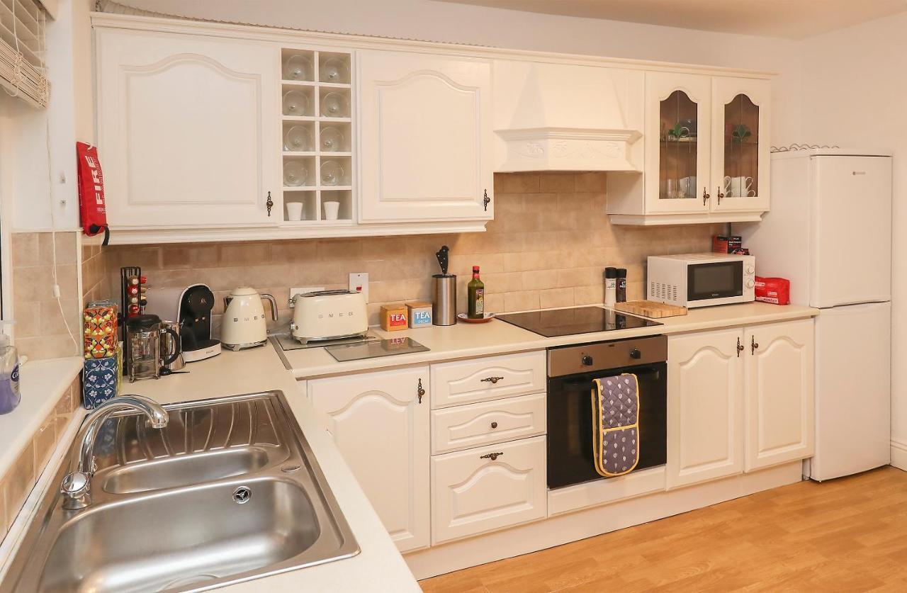 Two Bedroom Townhouse In The Heart Of Dungarvan Dungarvan  Dış mekan fotoğraf