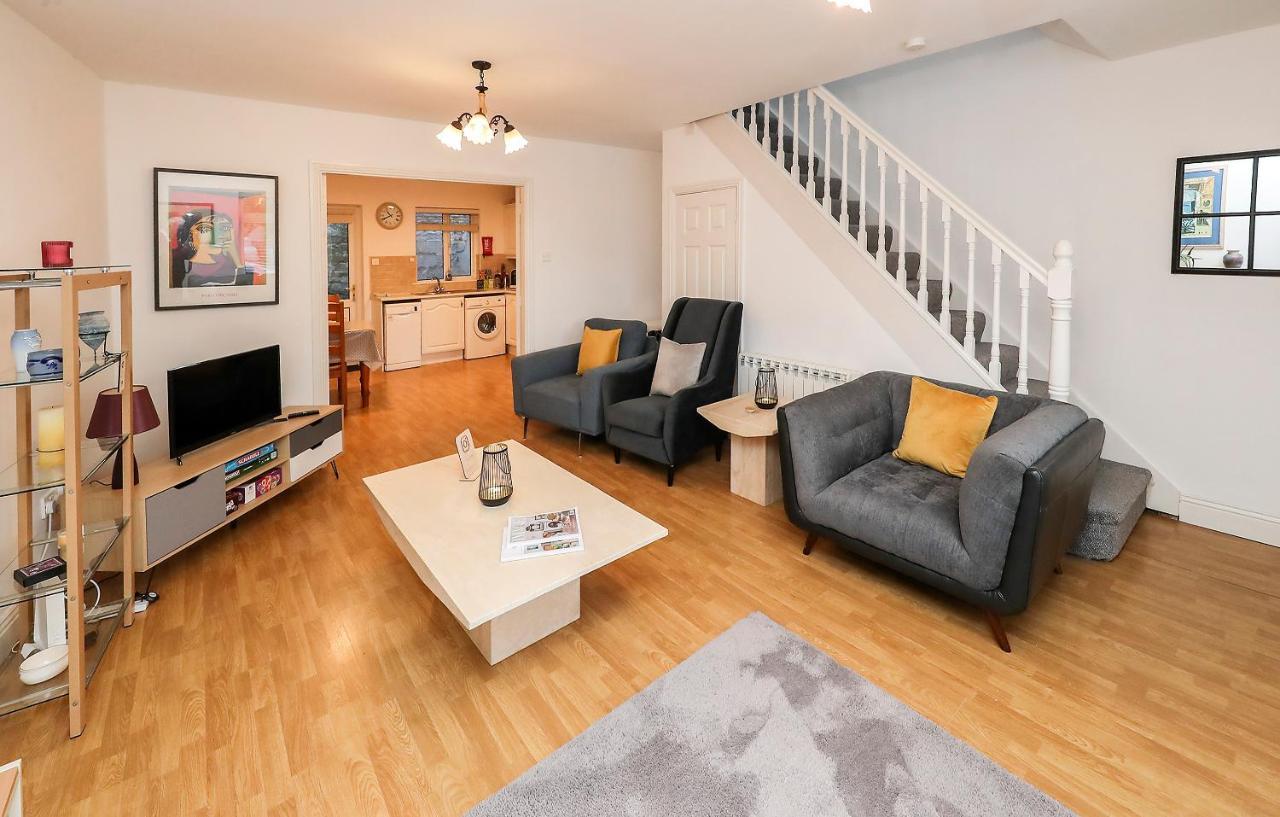Two Bedroom Townhouse In The Heart Of Dungarvan Dungarvan  Dış mekan fotoğraf